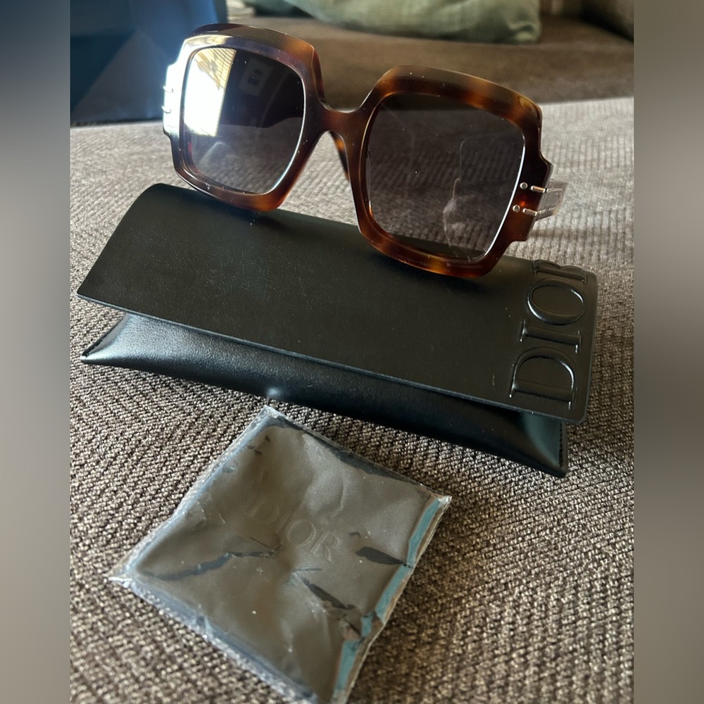 Christian Dior Sunglasses Women's DiorSignature-S1U CD40049U 26A1 Havana/Smoke - Picture 4 of 14